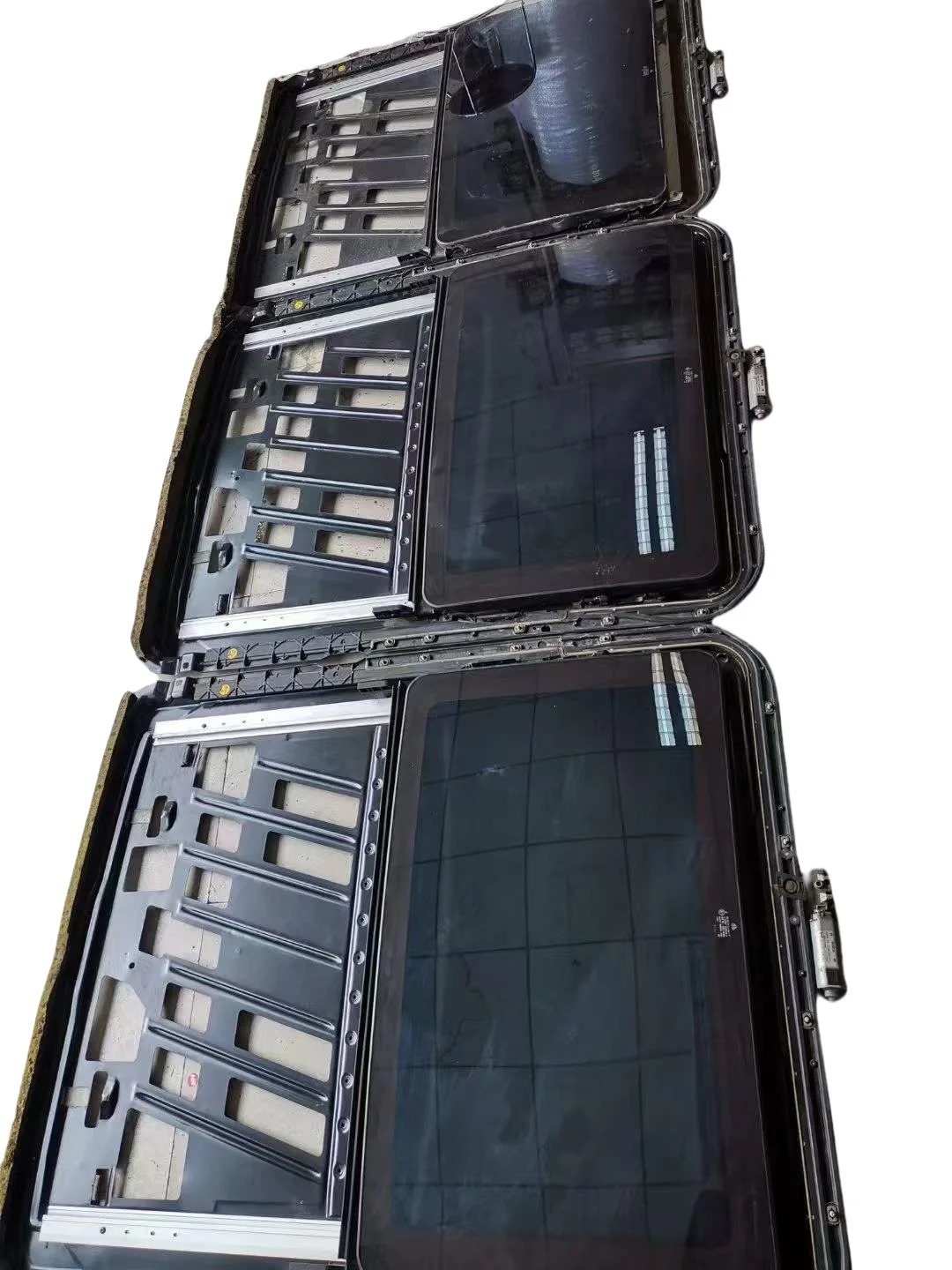 Suitable for W240 57S 62S Roof Glass Panoramic Sunroof Glass Sunroof Frame Overhead Glass Bracket A2407800102